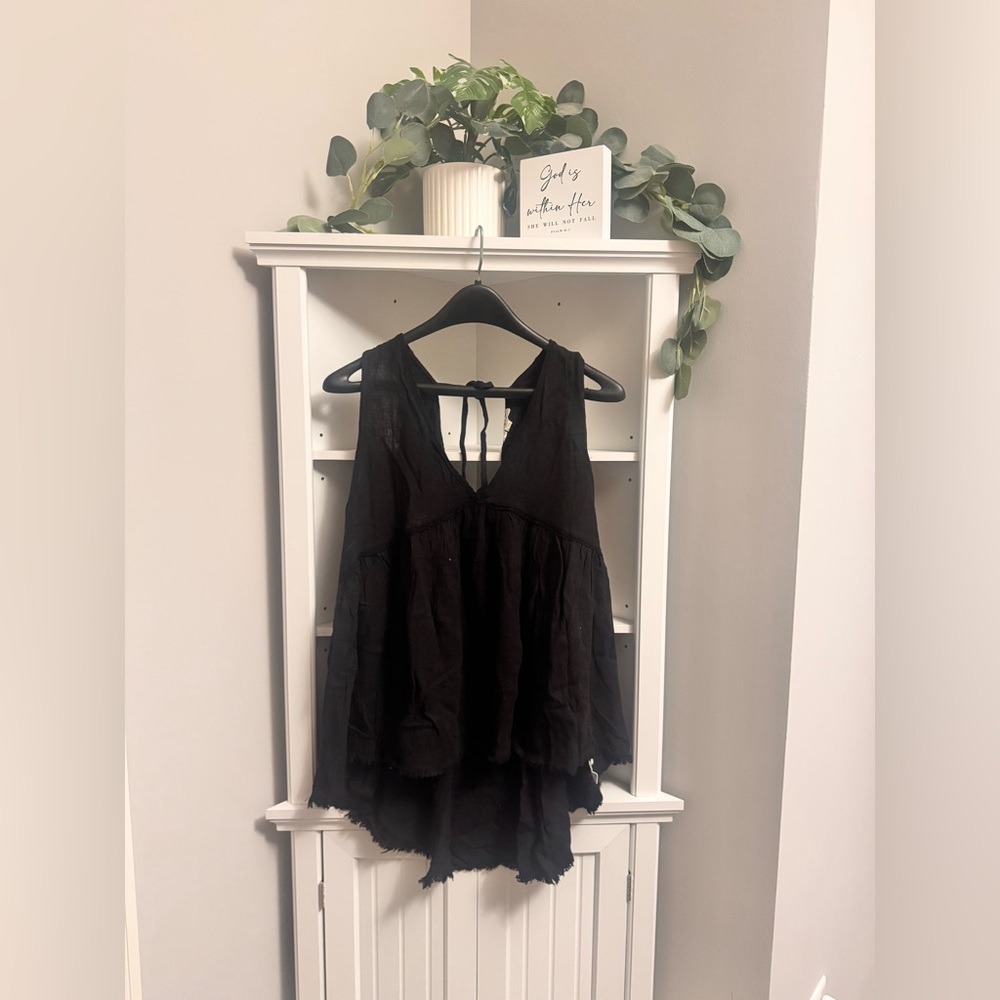Umgee Black Sleeveless tank